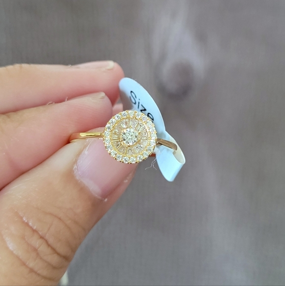 Rachel Zoe Dainty Gold💛 Disc📀 Ring💍 - NWT - Picture 4 of 16